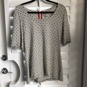 Sale🎉 Banana Republic Tunic Top Geometric design